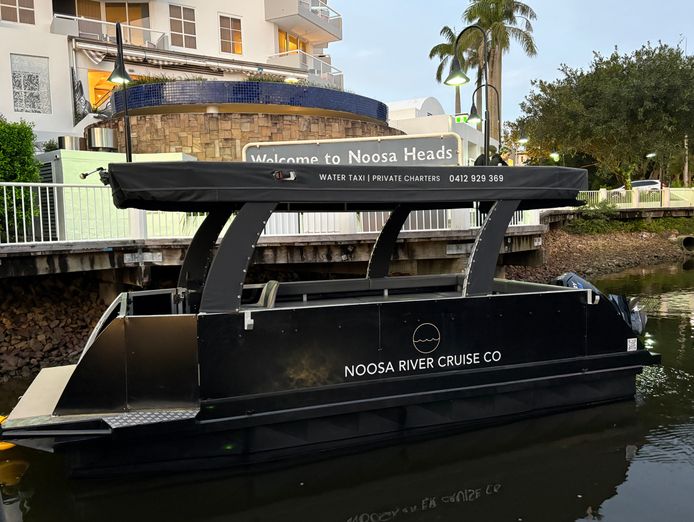 noosa-river-cruise-co-unique-cruise-business-gondola-cruises-water-taxi-4