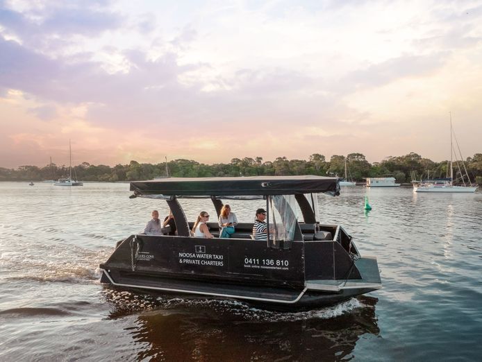 noosa-river-cruise-co-unique-cruise-business-gondola-cruises-water-taxi-5