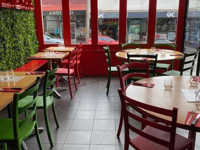 established-italian-pizzeria-family-owned-for-20-years-4