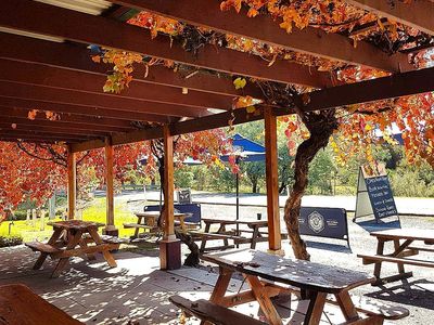 leasehold-happy-valley-hotel-ovens-vic-1p0103-1