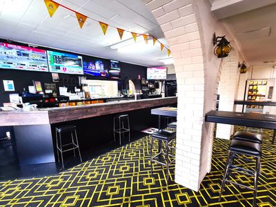 freehold-family-hotel-cootamundra-nsw-1p0382-2