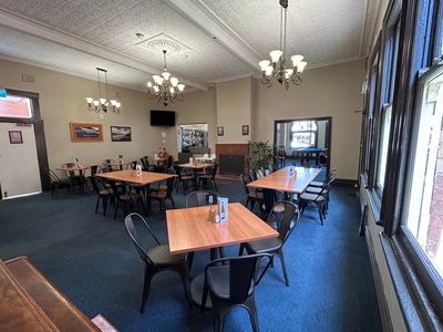 freehold-commercial-hotel-lockhart-nsw-1p0387-9