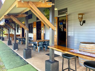 freehold-currajah-hotel-wangan-qld-1p0346-6