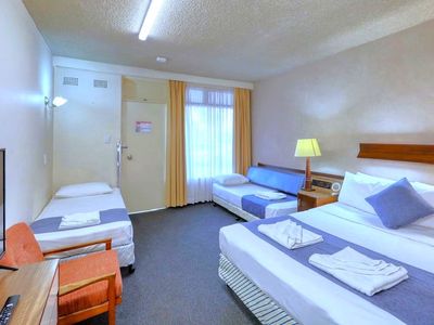 for-sale-by-expressions-of-interest-goulburn-central-motel-nsw-1p0509-4