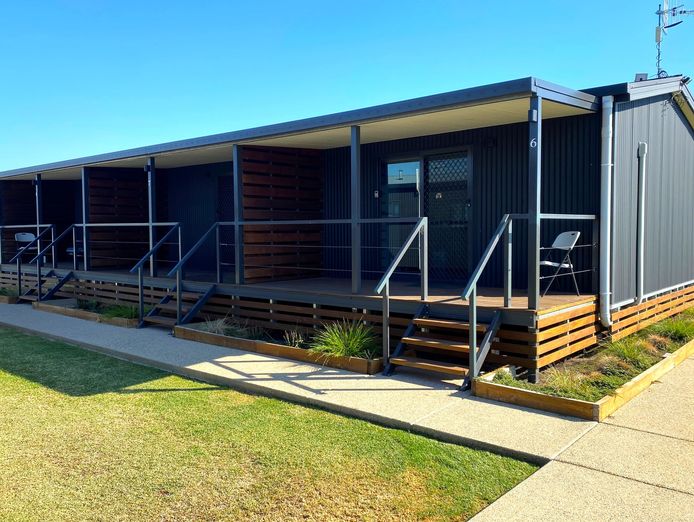 freehold-nsw-griffith-region-accommodation-business-for-sale-1p0363-7