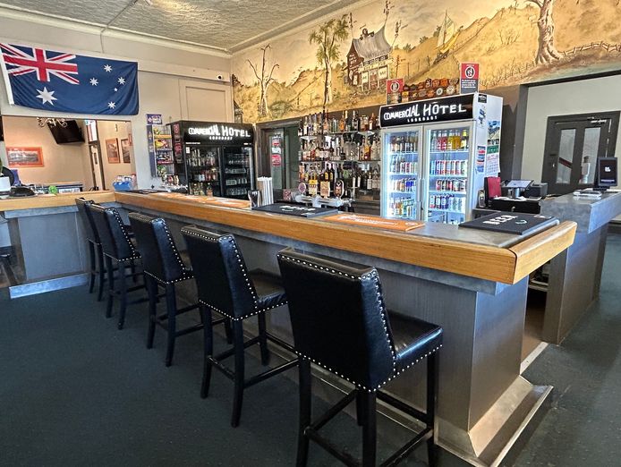 freehold-commercial-hotel-lockhart-nsw-1p0387-1