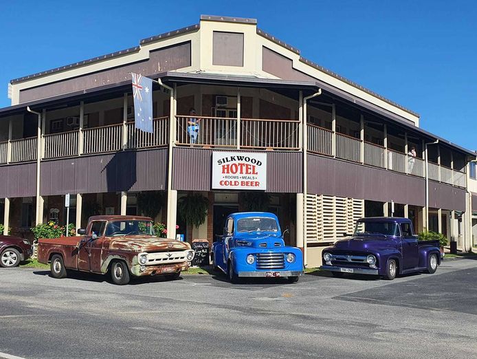 freehold-silkwood-hotel-qld-1p0369-1
