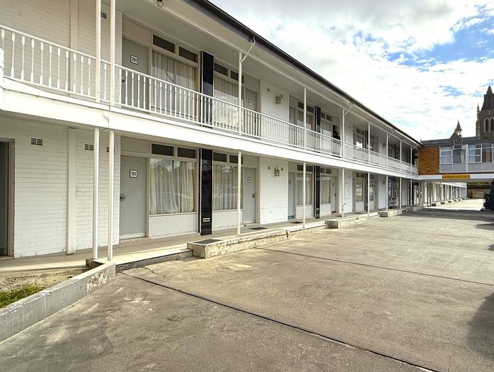 for-sale-by-expressions-of-interest-goulburn-central-motel-nsw-1p0509-9