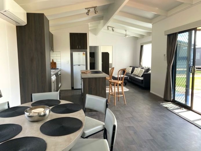 freehold-nsw-griffith-region-accommodation-business-for-sale-1p0363-2