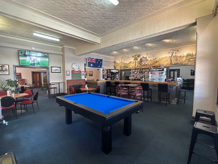 freehold-commercial-hotel-lockhart-nsw-1p0387-4