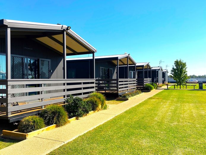 freehold-nsw-griffith-region-accommodation-business-for-sale-1p0363-4