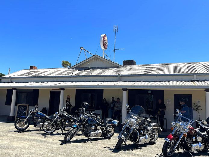 freehold-blighty-hotel-nsw-1p0436-6