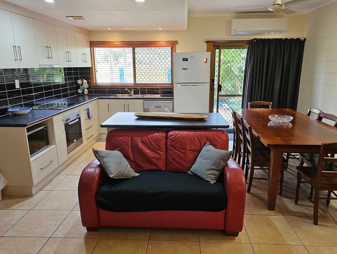 management-rights-sky-view-units-bowen-qld-1p0398-9