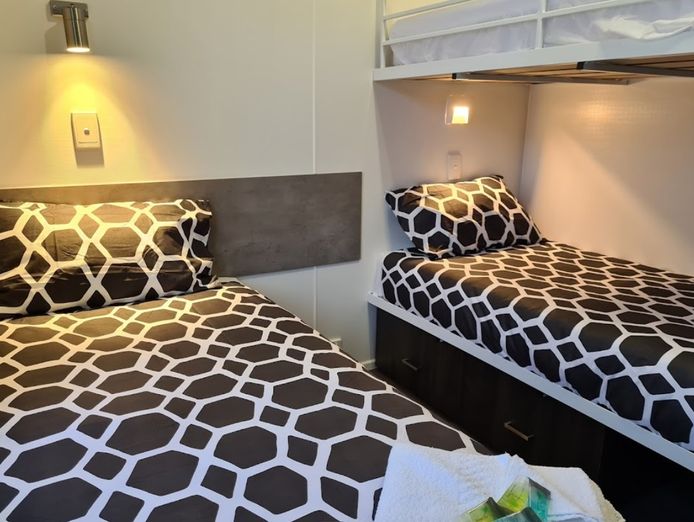 freehold-nsw-griffith-region-accommodation-business-for-sale-1p0363-6