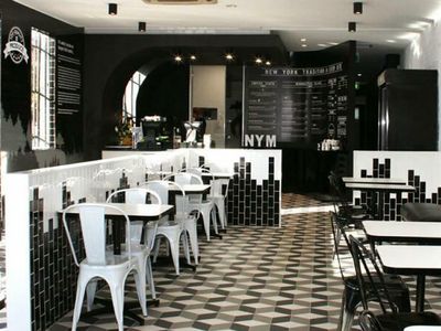 new-york-minute-gourmet-burgers-franchise-brunswick-1