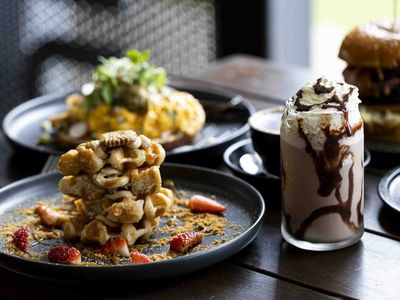 iconic-profitable-fully-staffed-caf-233-amp-restaurant-melton-0
