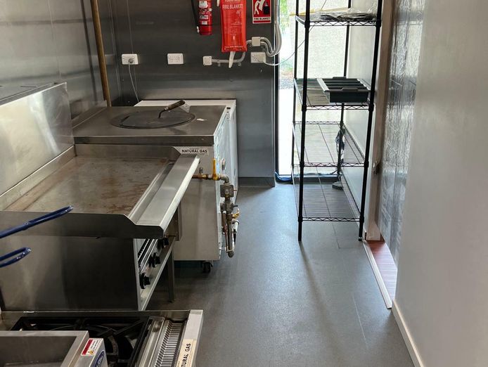 indian-takeaway-restaurant-for-sale-newly-setup-in-growing-melton-corridor-7