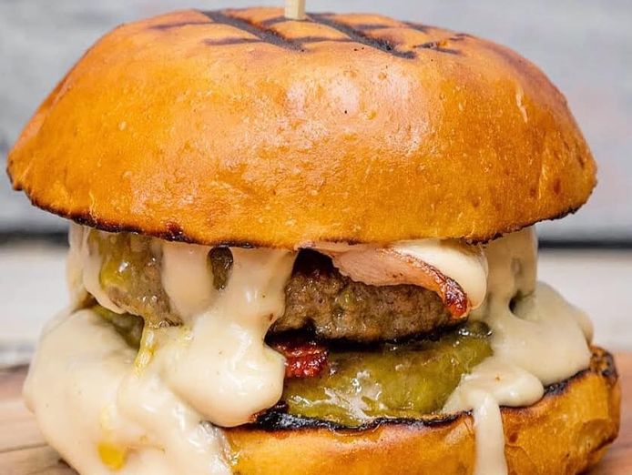 award-winning-takeaway-burger-shop-for-sale-extremely-low-rent-only-260-per-w-0