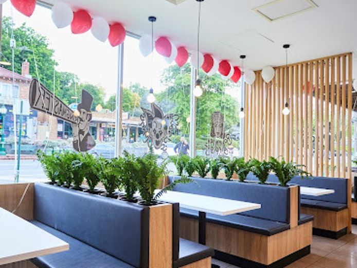 fully-licensed-restaurant-regional-victoria-high-profits-amp-prime-location-4