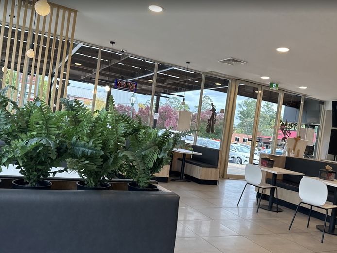 fully-licensed-restaurant-regional-victoria-high-profits-amp-prime-location-1
