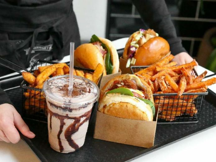 new-york-minute-gourmet-burgers-franchise-brunswick-0