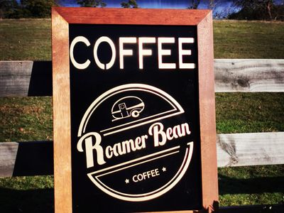 retro-pop-up-cafe-and-espresso-van-8