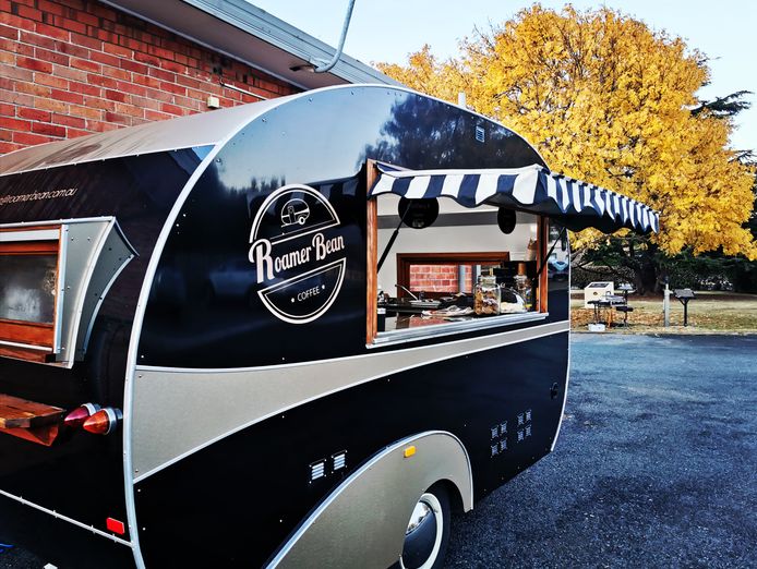 retro-pop-up-cafe-and-espresso-van-2