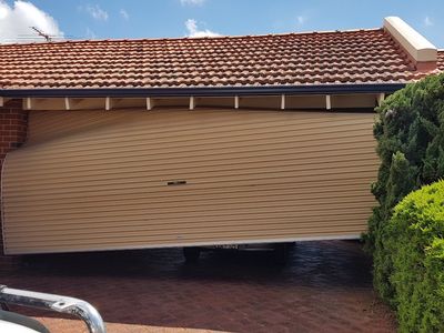 mobile-garage-door-repairs-servicing-2