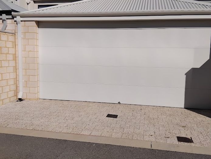 mobile-garage-door-repairs-servicing-1