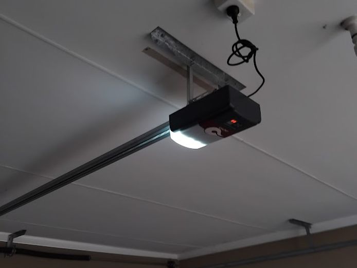 mobile-garage-door-repairs-servicing-6