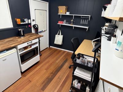 eyelash-extensions-salon-for-sale-5