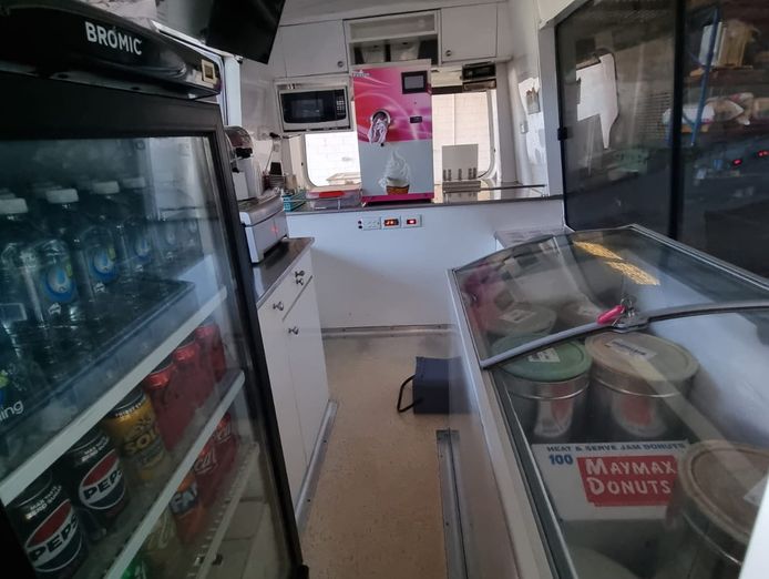 fully-equiped-ice-cream-van-2