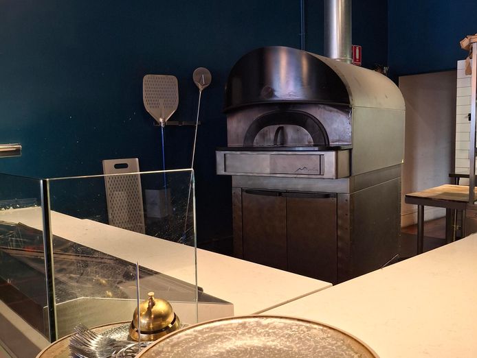 thriving-italian-pizza-restaurant-for-sale-0