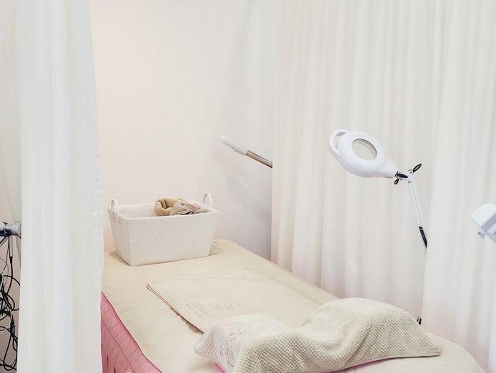ready-to-operate-beauty-lounge-business-for-sale-chatswood-nsw-3