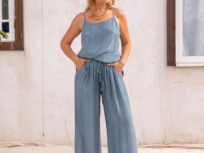 online-wholesale-established-sustainable-clothing-brand-3