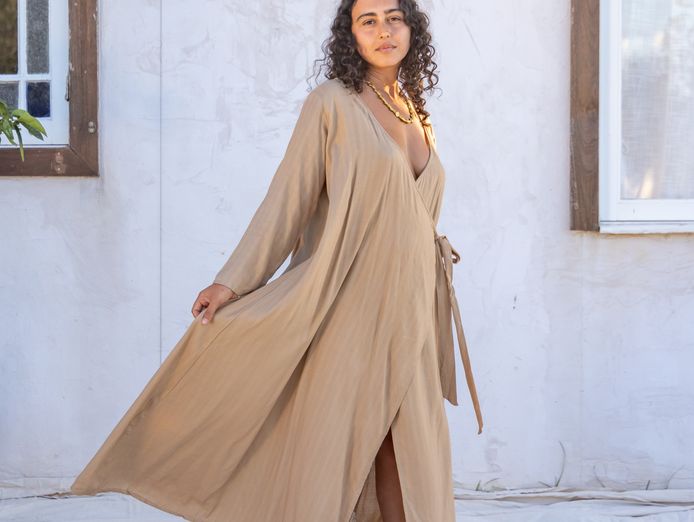 online-wholesale-established-sustainable-clothing-brand-2