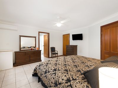 well-established-freehold-bed-and-breakfast-for-sale-redcliffe-peninsular-8