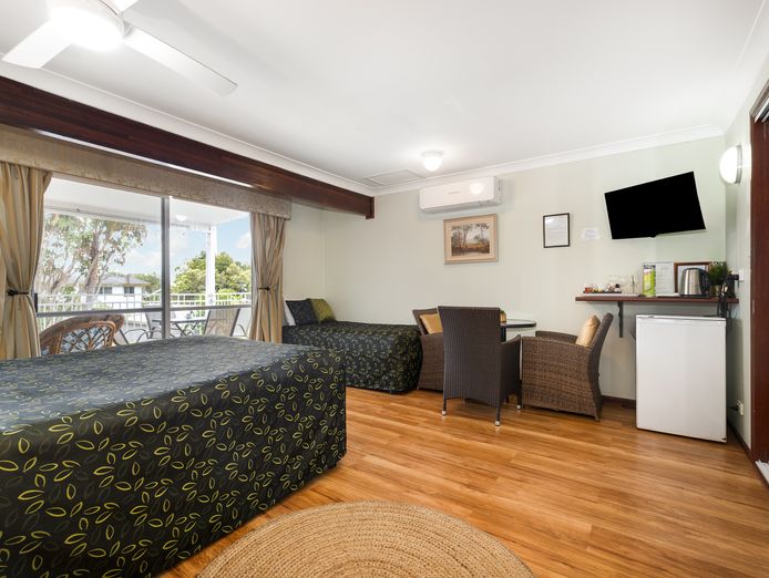 well-established-freehold-bed-and-breakfast-for-sale-redcliffe-peninsular-5