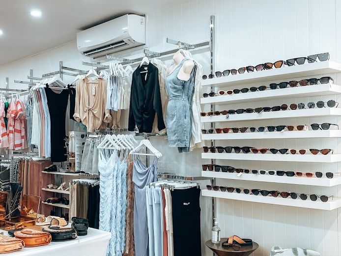 established-profitable-womens-fashion-boutique-0
