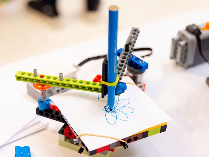 e2-young-engineers-melbourne-stem-lego-program-2