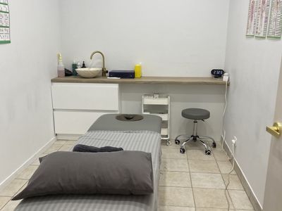 established-sports-remedial-massage-therapy-allied-health-clinic-9