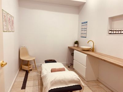 established-sports-remedial-massage-therapy-allied-health-clinic-2