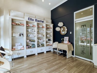 award-winning-ella-bache-franchise-salon-for-sale-coolangatta-queensland-2