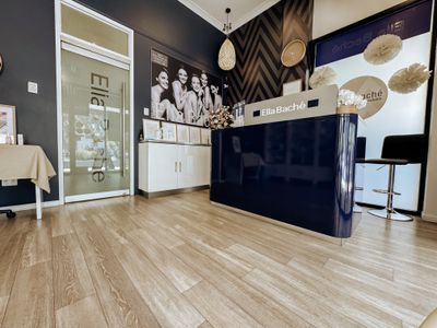 award-winning-ella-bache-franchise-salon-for-sale-coolangatta-queensland-0