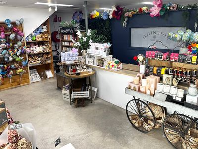 florist-location-location-next-door-to-cemetery-3