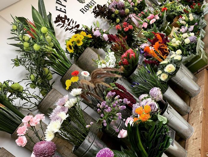 florist-location-location-next-door-to-cemetery-4
