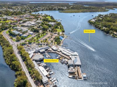 coastal-lifestyle-retail-business-the-white-house-at-noosa-marina-5