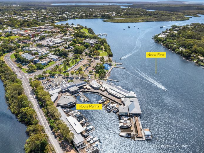 coastal-lifestyle-retail-business-the-white-house-at-noosa-marina-5