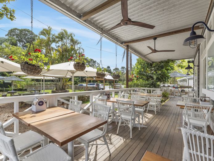 cafe-doonan-a-lifestyle-business-located-between-the-beach-and-hinterland-4