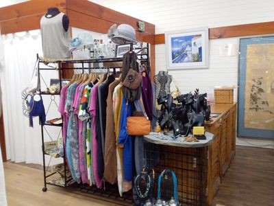 retail-clothing-hats-quality-jewellery-combined-in-this-business-for-sale-8